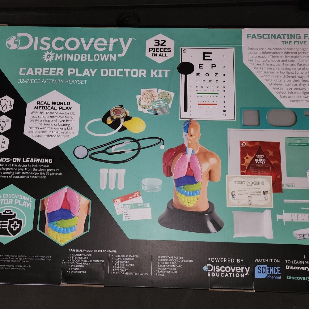 Discovery #MINDBLOWN Career Doctor Play Kit, 32-Piece Activity Playset, Real Wor